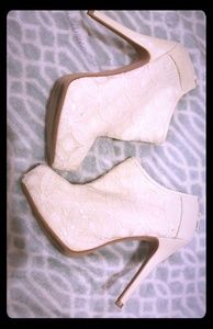 Qupid White Lace Skinny ankle bootie High Heels
